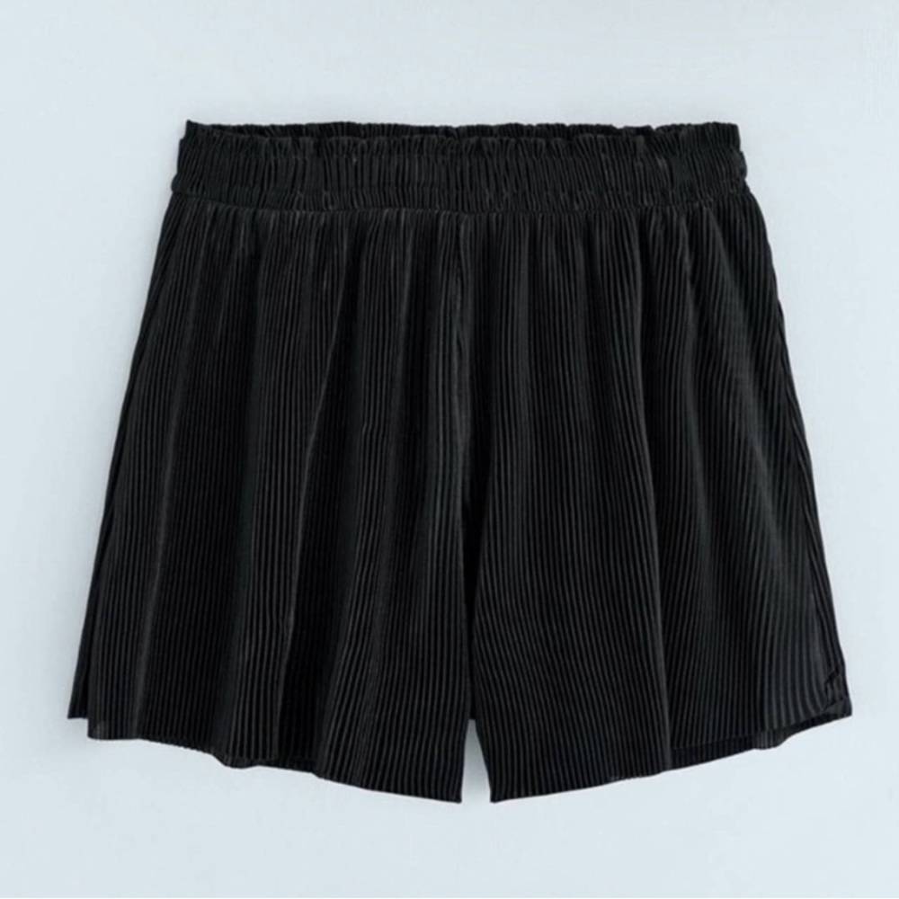 ZARA pleated shorts (worn once)